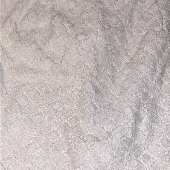 White patterned skirt - Picture 2 of 3